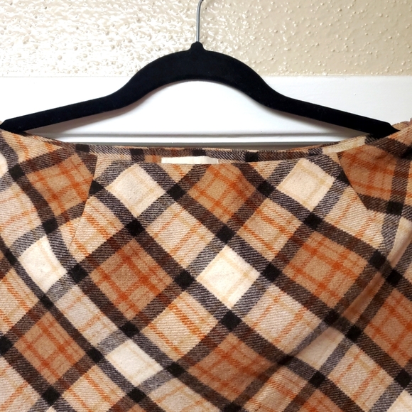 David n stylish skirt. Size 12 - Picture 3 of 8